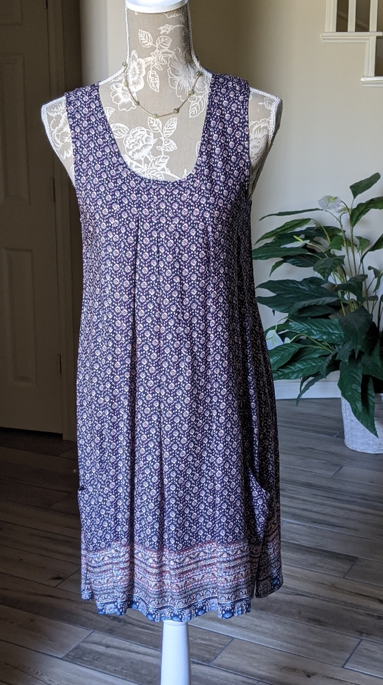 NWT sleeveless dress sz S